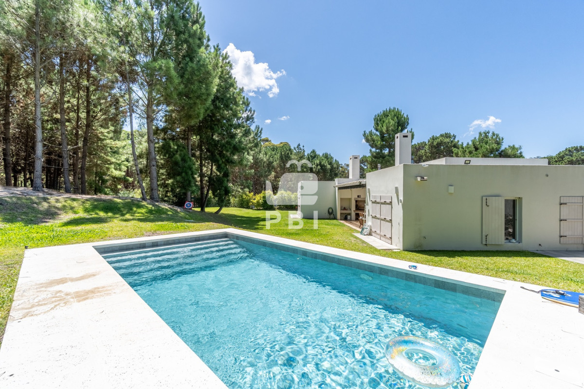 Q2FzYSBlbiB2ZW50YSBlbiBBY3JlcyBkZSBTb2xhbmFzLCBQdW50YSBCYWxsZW5hICAtIFJlZiA6IFBCSTE1NjU2