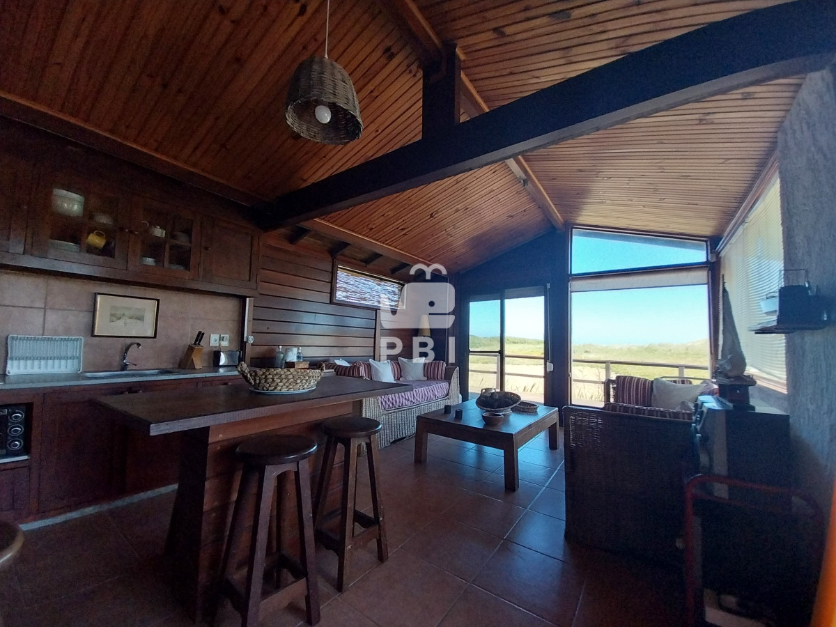 Q2FzYSBlbiBUaW8gVG9tIDIgZG9ybWl0b3Jpb3MgLSBSZWYgOiBQQkkxODI0