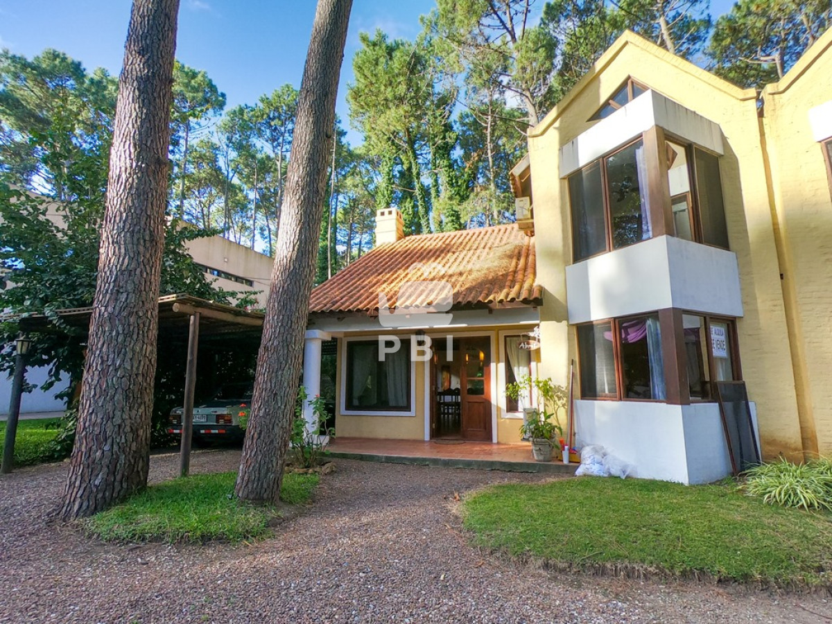 Casa 3 DORMITORIOS en Solanas Country, Punta Ballena - Ref : PBI2217
