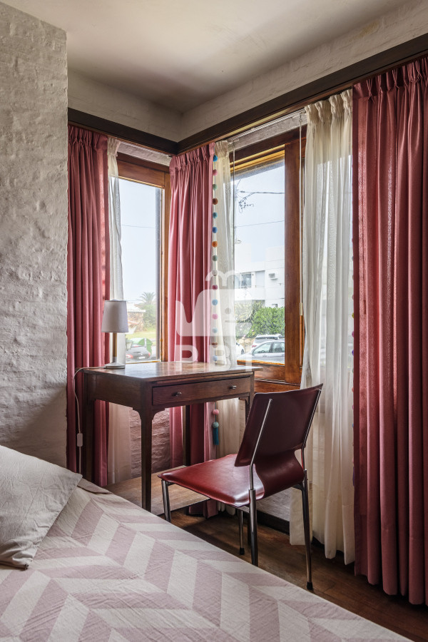 RXNwZWN0YWN1bGFyIENhc2EgUmVjaWNsYWRhIGRlIDYgRG9ybWl0b3Jpb3MgZW4gbGEgUGVuw61uc3VsYSAtIFJlZiA6IFBCSTE0MjE2