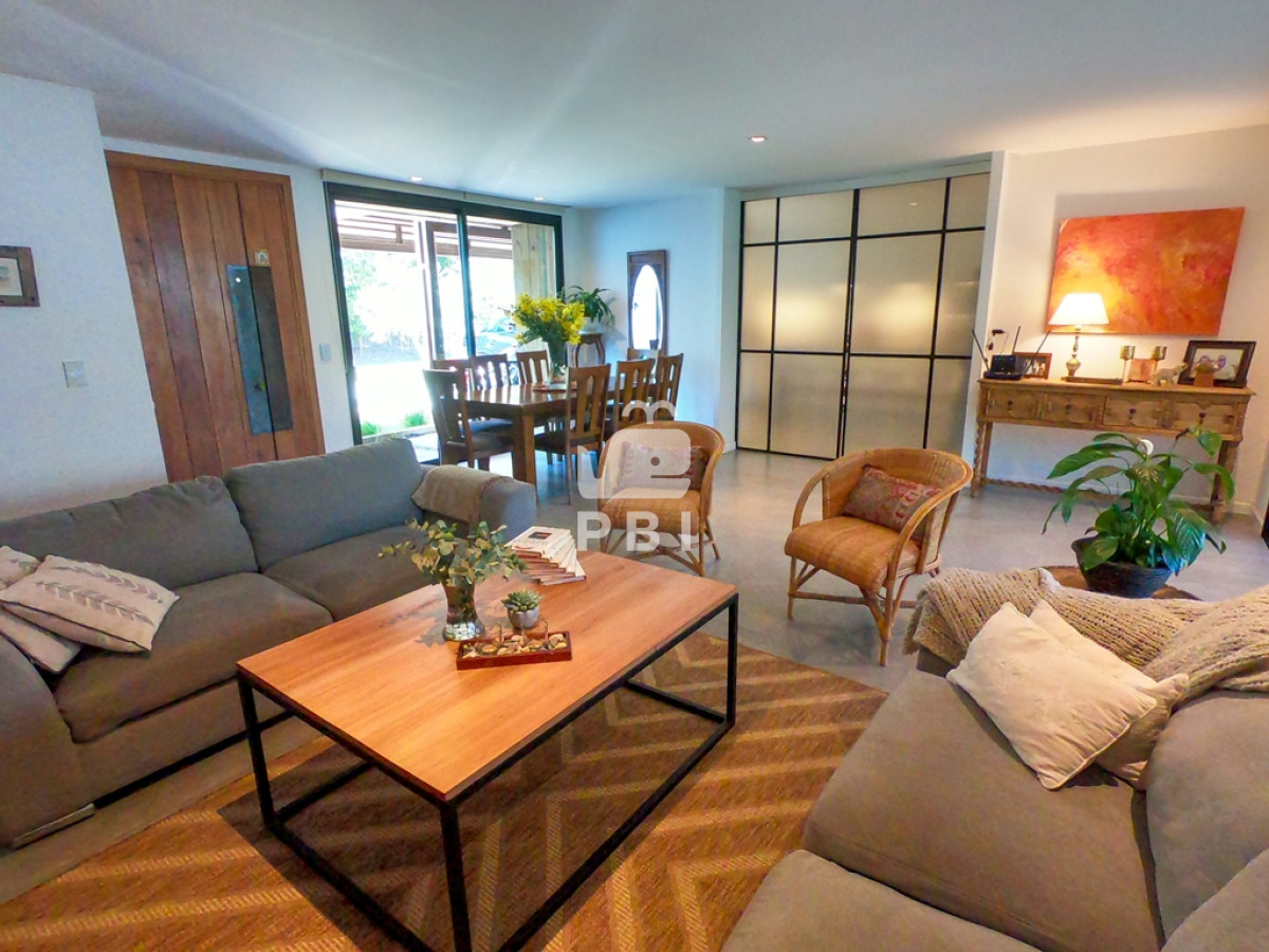 Q2FzYSA0IERPUk1JVE9SSU9TIGVuIERFU0lHTiBWSUxMQUdFLCBQdW50YSBCYWxsZW5hIC0gUmVmIDogUEJJMjMzMg==