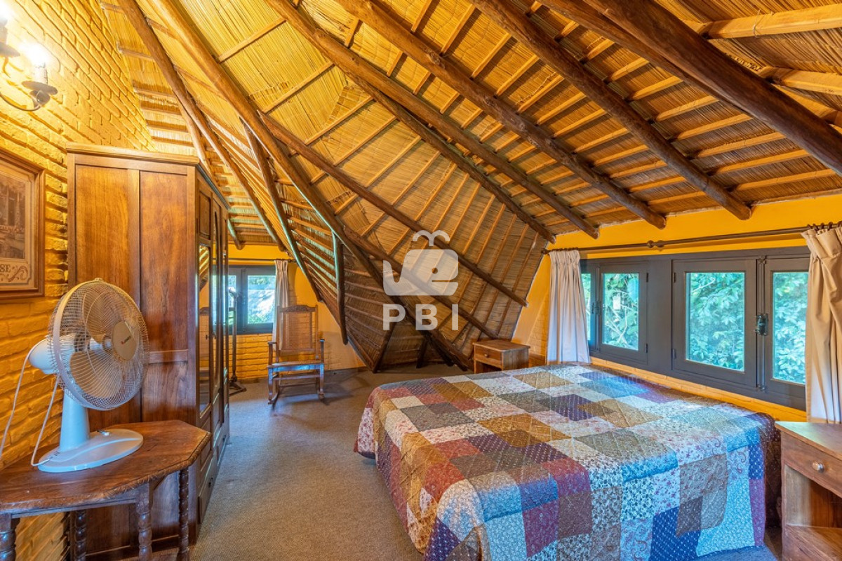 Q2FzYSA0IERPUk1JVE9SSU9TIGVuIExhZ3VuYSBkZWwgU2F1Y2UgLCBQdW50YSBCYWxsZW5hIC0gUmVmIDogUEJJMjQ1NA==