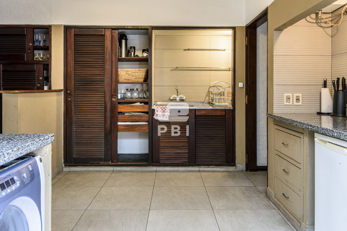 RXNwZWN0YWN1bGFyIENhc2EgUmVjaWNsYWRhIGRlIDYgRG9ybWl0b3Jpb3MgZW4gbGEgUGVuw61uc3VsYSAtIFJlZiA6IFBCSTE0MjE2