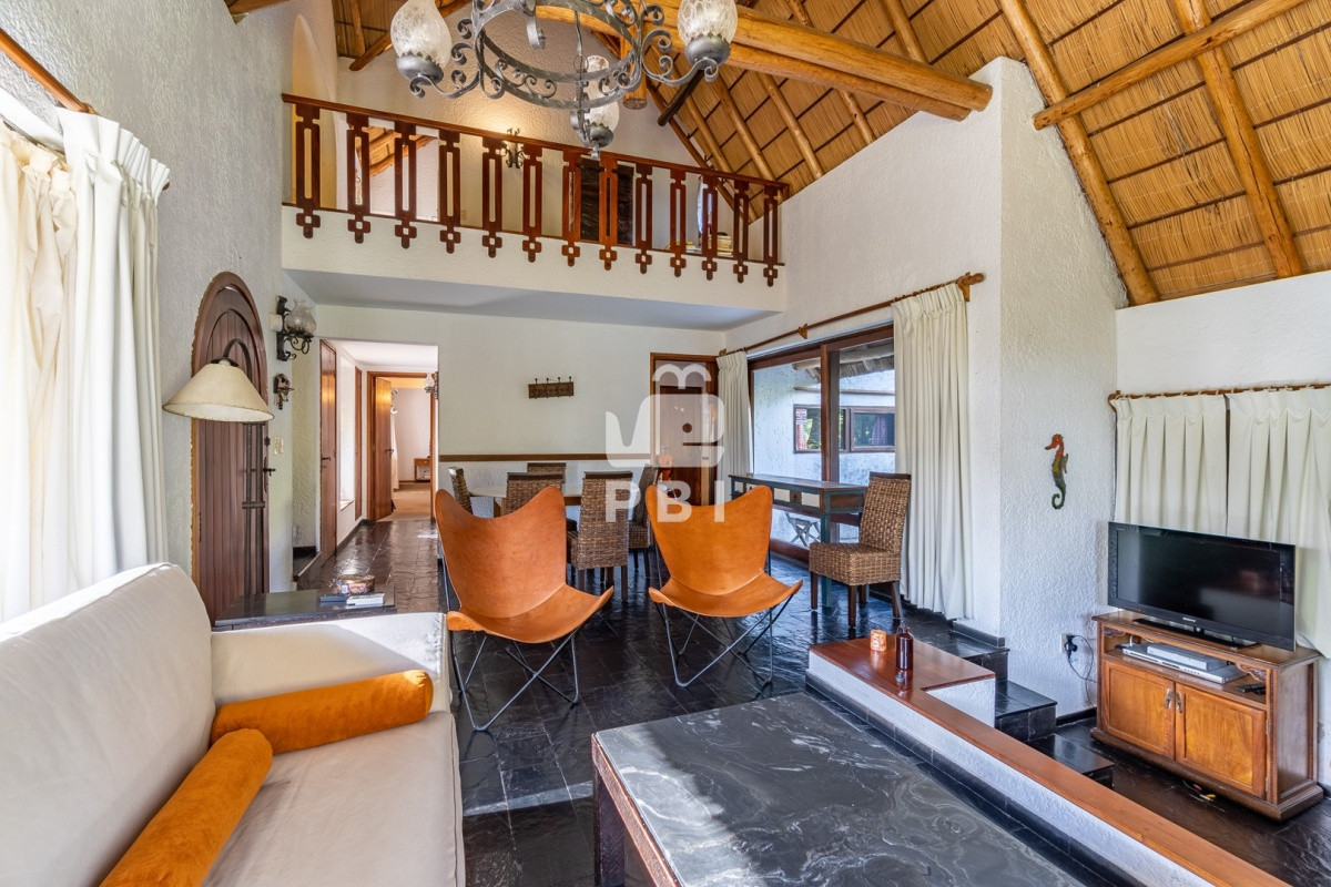 Q2FzYSAzIERPUk1JVE9SSU9TIGVuIFJpbmNvbmFkYSwgUHVudGEgQmFsbGVuYSAtIFJlZiA6IFBCSTMxNzA=