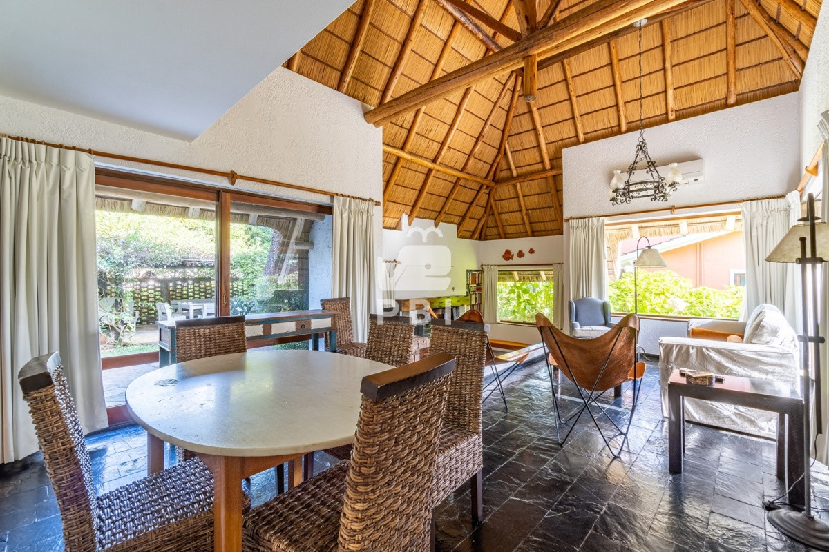 Q2FzYSAzIERPUk1JVE9SSU9TIGVuIFJpbmNvbmFkYSwgUHVudGEgQmFsbGVuYSAtIFJlZiA6IFBCSTMxNzA=