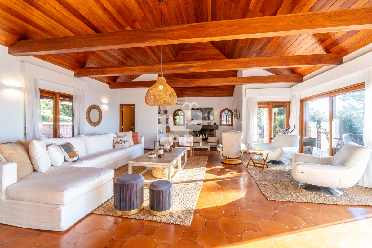 Q2FzYSBkZSA0IGRvcm1pdG9yaW9zIGVuIExvbW8gZGUgbGEgQmFsbGVuYSAgLSBSZWYgOiBQQkkxNTE0Mg==