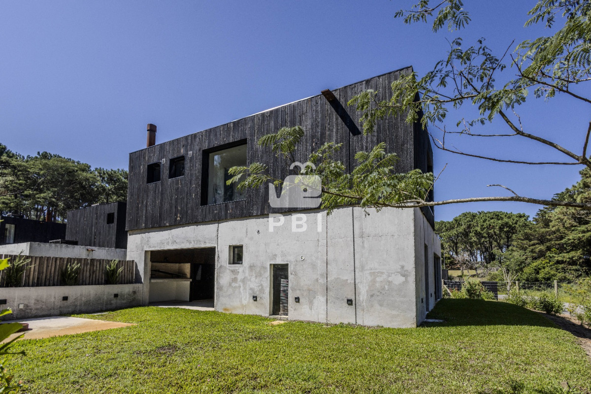 Q2FzYSAzIERPUk1JVE9SSU9TIGVuIENsdWIgZGVsIExhZ28sIFB1bnRhIEJhbGxlbmEgLSBSZWYgOiBQQkkyNjUx