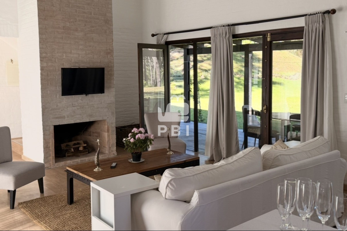 Q2FzYSBlbiB2ZW50YSBlbiBDbHViIGRlbCBMYWdvLCAgUHVudGEgQmFsbGVuYSAtIFJlZiA6IFBCSTE1NzMw