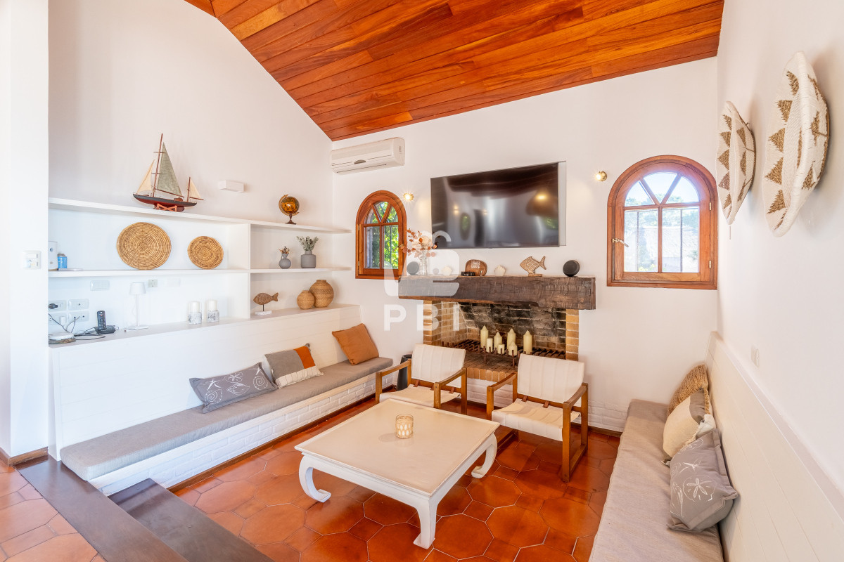 Q2FzYSBkZSA0IGRvcm1pdG9yaW9zIGVuIExvbW8gZGUgbGEgQmFsbGVuYSAgLSBSZWYgOiBQQkkxNTE0Mg==