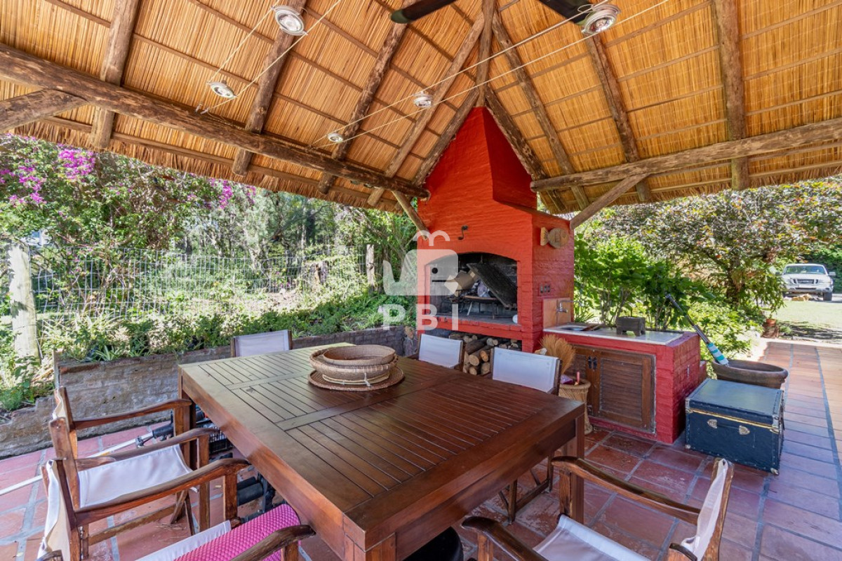 Q2FzYSA0IERPUk1JVE9SSU9TIGVuIExhZ3VuYSBkZWwgU2F1Y2UgLCBQdW50YSBCYWxsZW5hIC0gUmVmIDogUEJJMjQ1NA==