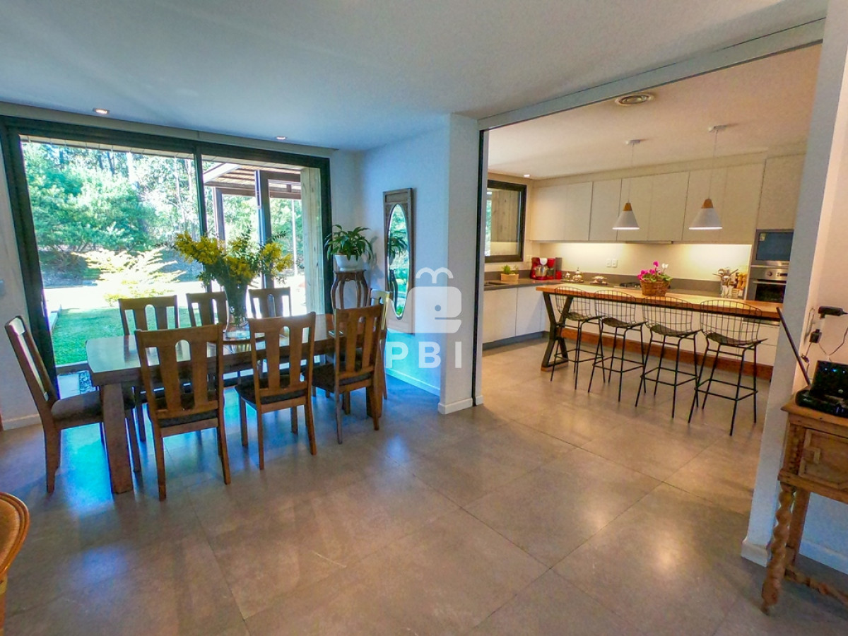 Q2FzYSA0IERPUk1JVE9SSU9TIGVuIERFU0lHTiBWSUxMQUdFLCBQdW50YSBCYWxsZW5hIC0gUmVmIDogUEJJMjMzMg==