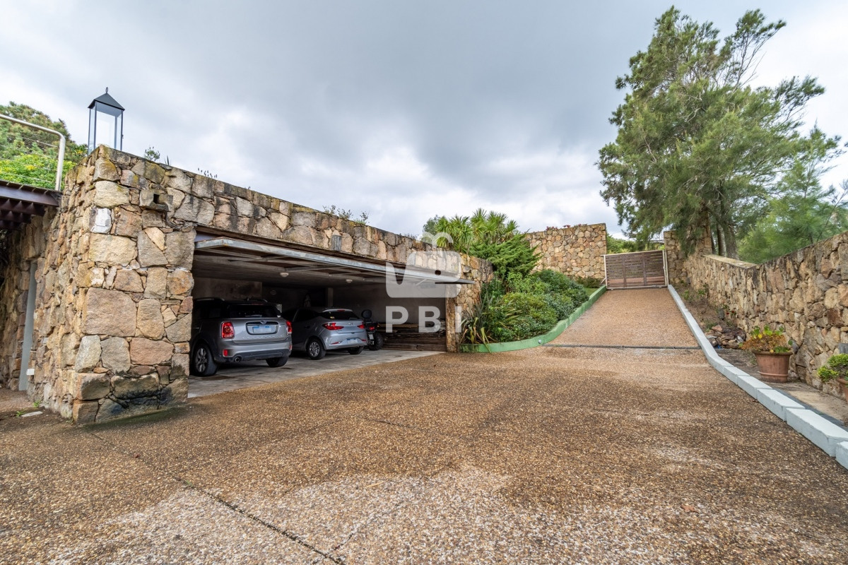 Q2FzYSBkZSA1IGRvcm1pdG9yaW9zIGVuIExvbW8gZGUgbGEgQmFsbGVuYSwgUHVudGEgQmFsbGVuYSAtIFJlZiA6IFBCSTEyNDc5