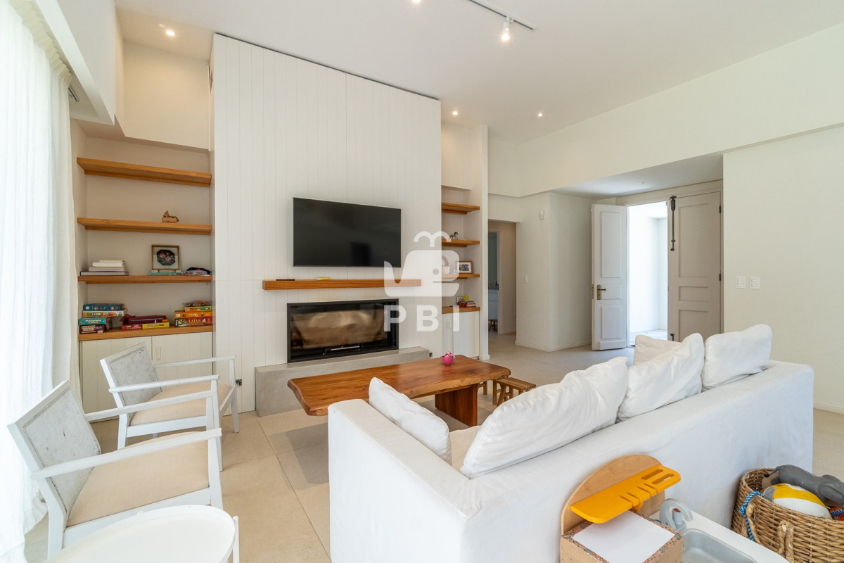 Q2FzYSBlbiB2ZW50YSBlbiBBY3JlcyBkZSBTb2xhbmFzLCBQdW50YSBCYWxsZW5hICAtIFJlZiA6IFBCSTE1NjU2