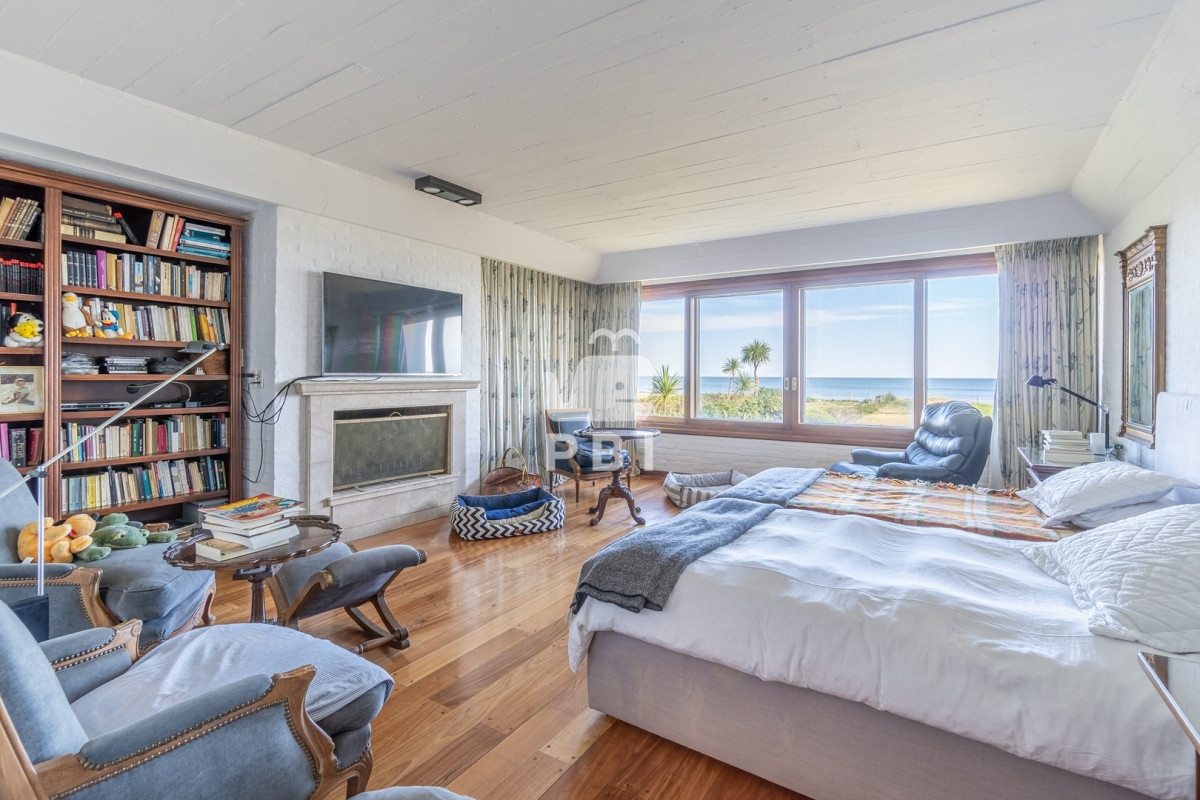 Q2FzYSA1IERPUk1JVE9SSU9TIGVuIFNvbGFuYSwgUHVudGEgQmFsbGVuYS4gLSBSZWYgOiBQQkk5Mw==