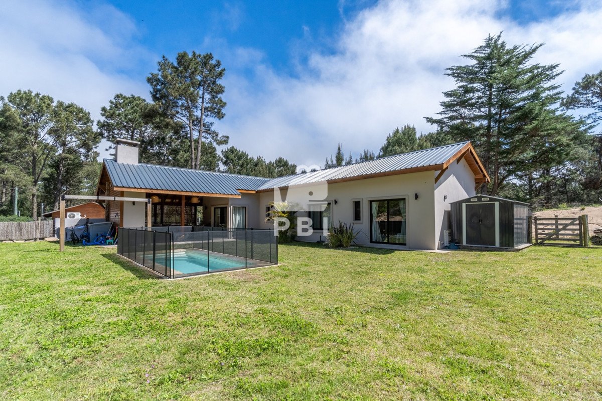 Casa en venta en Club del Lago,  Punta Ballena