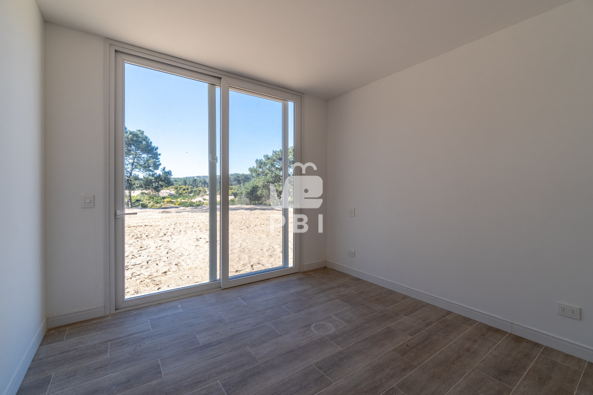 VmVudGEgZGUgY2FzYSBlbiBCYXJyaW8gUHJpdmFkbyBDbHViIGRlbCBMYWdvLCBQdW50YSBiYWxsZW5hLiAtIFJlZiA6IFBCSTEzOTg0