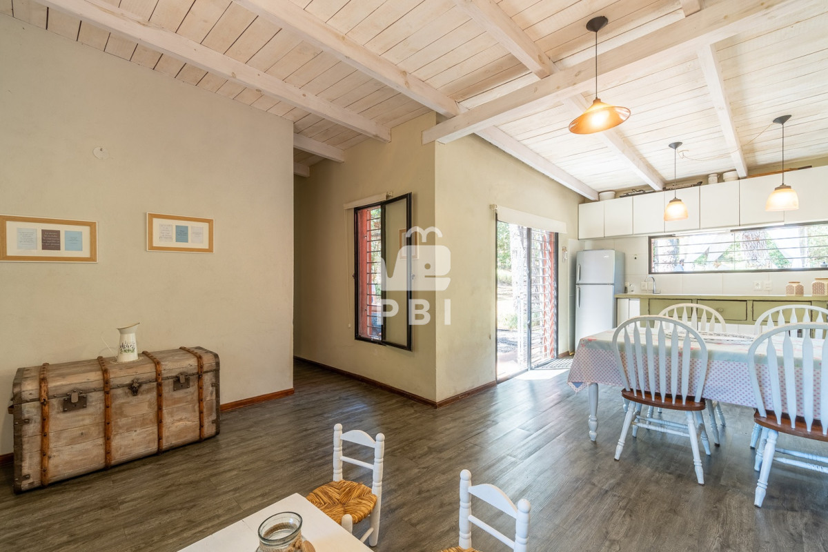 Q2FzYSBkZSAyIGRvcm1pdG9yaW9zIGVuIENsdWIgZGVsIExhZ28sIFB1bnRhIEJhbGxlbmEgLSBSZWYgOiBQQkkyNjMz