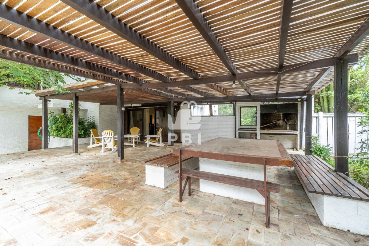 Q2FzYSBkZSAzIGRvcm1pdG9yaW9zIGVuIFNvbGFuYSwgUHVudGEgQmFsbGVuYSAtIFJlZiA6IFBCSTE0MTI4