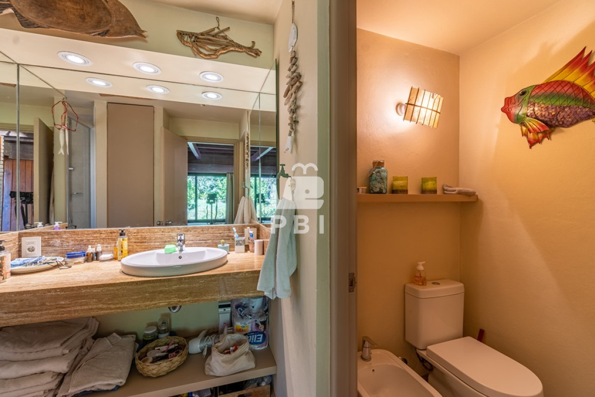 Q2FzYSA0IERPUk1JVE9SSU9TIGVuIExhZ3VuYSBkZWwgU2F1Y2UgLCBQdW50YSBCYWxsZW5hIC0gUmVmIDogUEJJMjQ1NA==