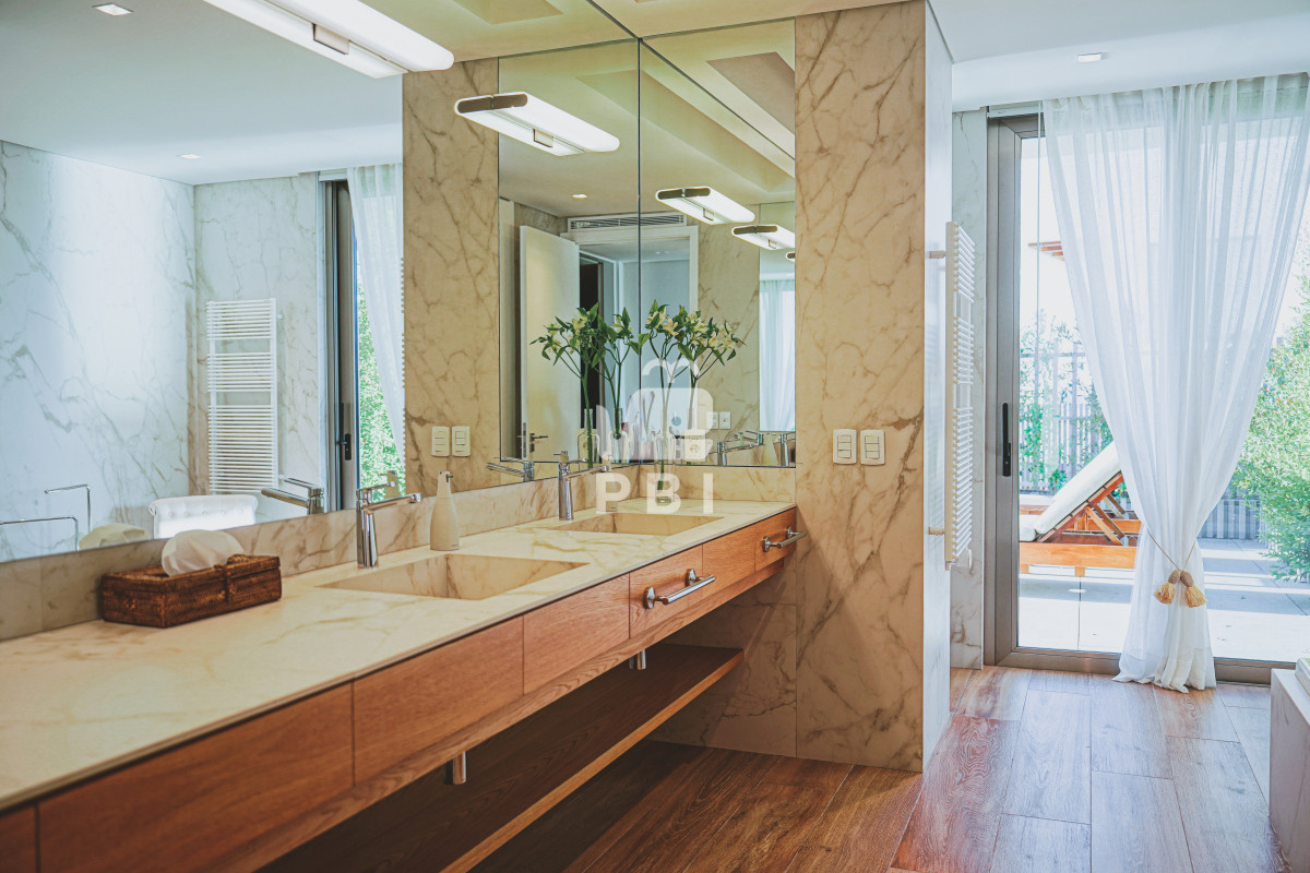 UmVzaWRlbmNpYSBkZSBMdWpvIHNvYnJlIGVsIG1hciBlbiB2ZW50YSBlbiBlbCBMb21vIGRlIGxhIEJhbGxlbmEsIFB1bnRhIEJhbGxlbmEgIC0gUmVmIDogUEJJMTQ1NzU=