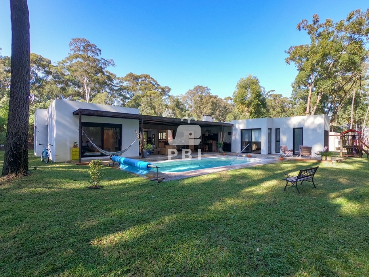 Q2FzYSA0IERPUk1JVE9SSU9TIGVuIERFU0lHTiBWSUxMQUdFLCBQdW50YSBCYWxsZW5hIC0gUmVmIDogUEJJMjMzMg==