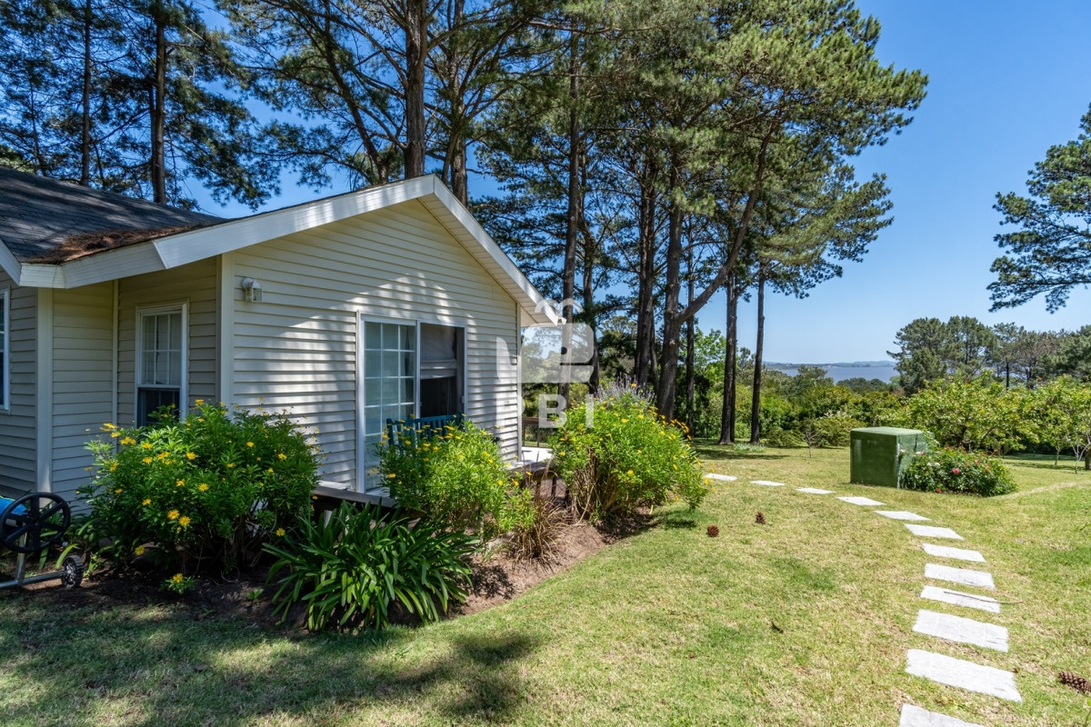 Q2FzYSBkZSAzIGRvcm1pdG9yaW9zIGVuIExhcyBDdW1icmVzLCBQdW50YSBCYWxsZW5hIC0gUmVmIDogUEJJMTMwNDQ=