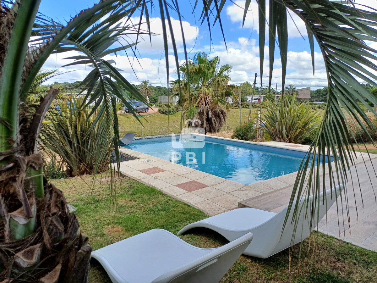 VmVudGEgQ2FzYSBkZSAzIGRvcm1pdG9yaW9zLCBUaW8gVG9tLCBQdW50YSBiYWxsZW5hLiAtIFJlZiA6IFBCSTE3MDM=