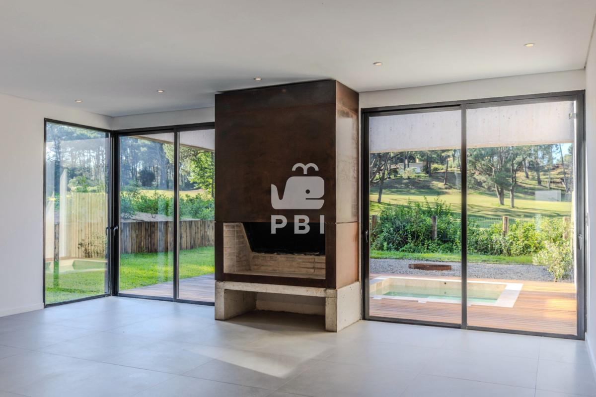 Q2FzYSAzIERPUk1JVE9SSU9TIGVuIENsdWIgZGVsIExhZ28sIFB1bnRhIEJhbGxlbmEgLSBSZWYgOiBQQkkyNjU0