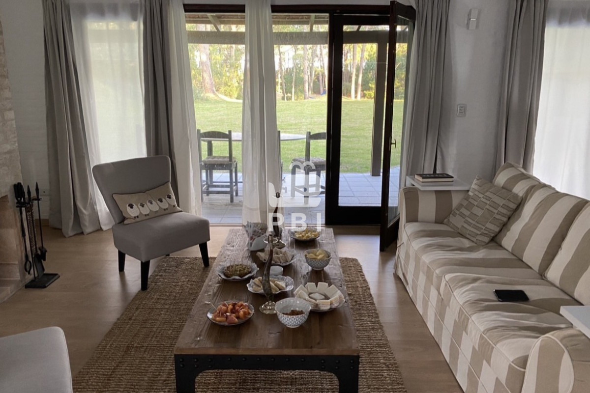 Q2FzYSBlbiB2ZW50YSBlbiBDbHViIGRlbCBMYWdvLCAgUHVudGEgQmFsbGVuYSAtIFJlZiA6IFBCSTE1NzMw