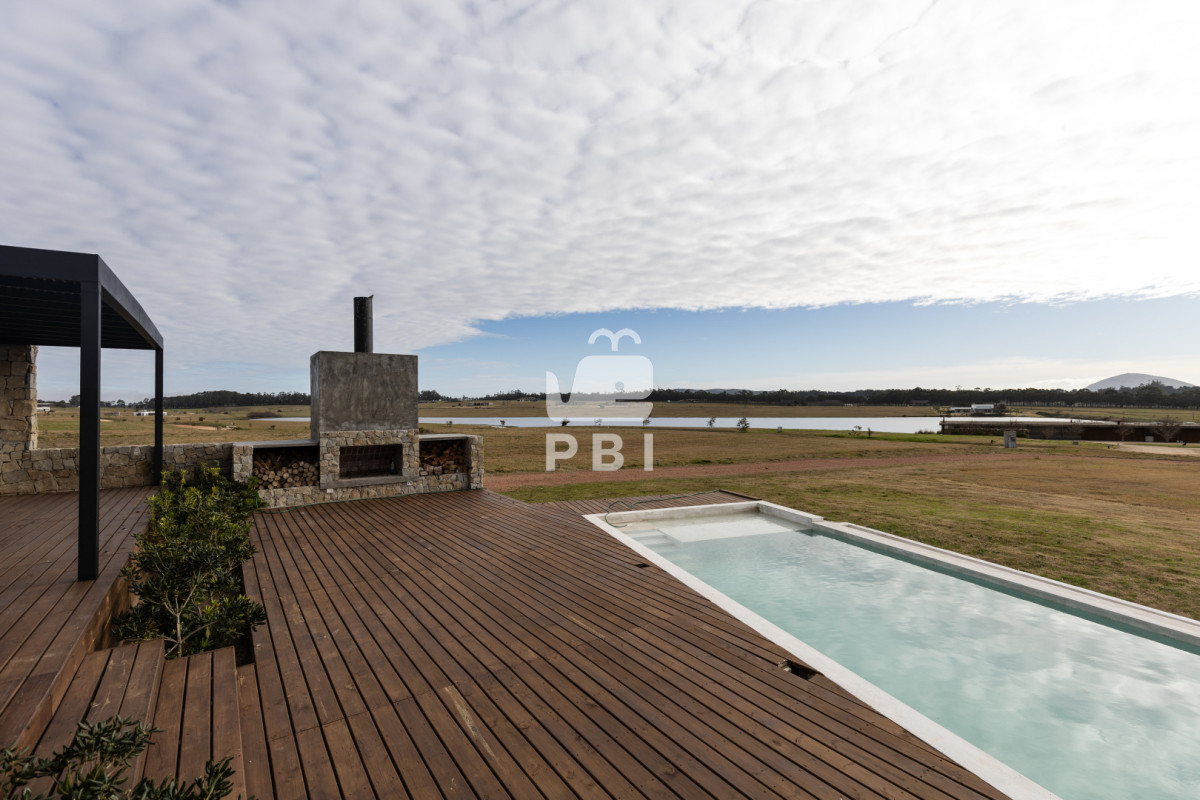 Q2FzYSBlbiB2ZW50YSBlbiBMYWd1bmEgZGUgbG9zIENpc25lcywgUHVudGEgQmFsbGVuYS4gLSBSZWYgOiBQQkkxNTQ3Mg==