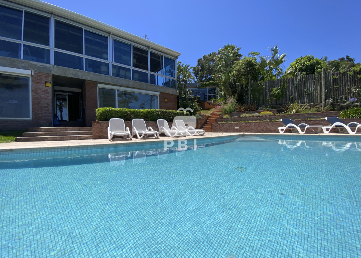 RXhjZXBjaW9uYWwgUHJvcGllZGFkIGVuIFJpbmNvbmFkYSBBbHRhIGNvbiBWaXN0YXMgSW5pZ3VhbGFibGVzIC0gUmVmIDogUEJJNzIz