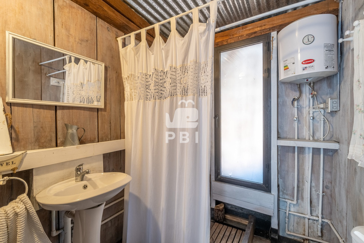 Q2FzYSBkZSAyIGRvcm1pdG9yaW9zIGVuIENsdWIgZGVsIExhZ28sIFB1bnRhIEJhbGxlbmEgLSBSZWYgOiBQQkkyNjMz