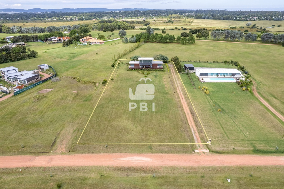 VmVudGEgQ2FzYSBkZSAyIGRvcm1pdG9yaW9zIGVuIExhZ3VuYSBkZSBsb3MgQ2lzbmVzIC0gUHVudGEgQmFsbGVuYSAtIFJlZiA6IFBCSTEzNDgz