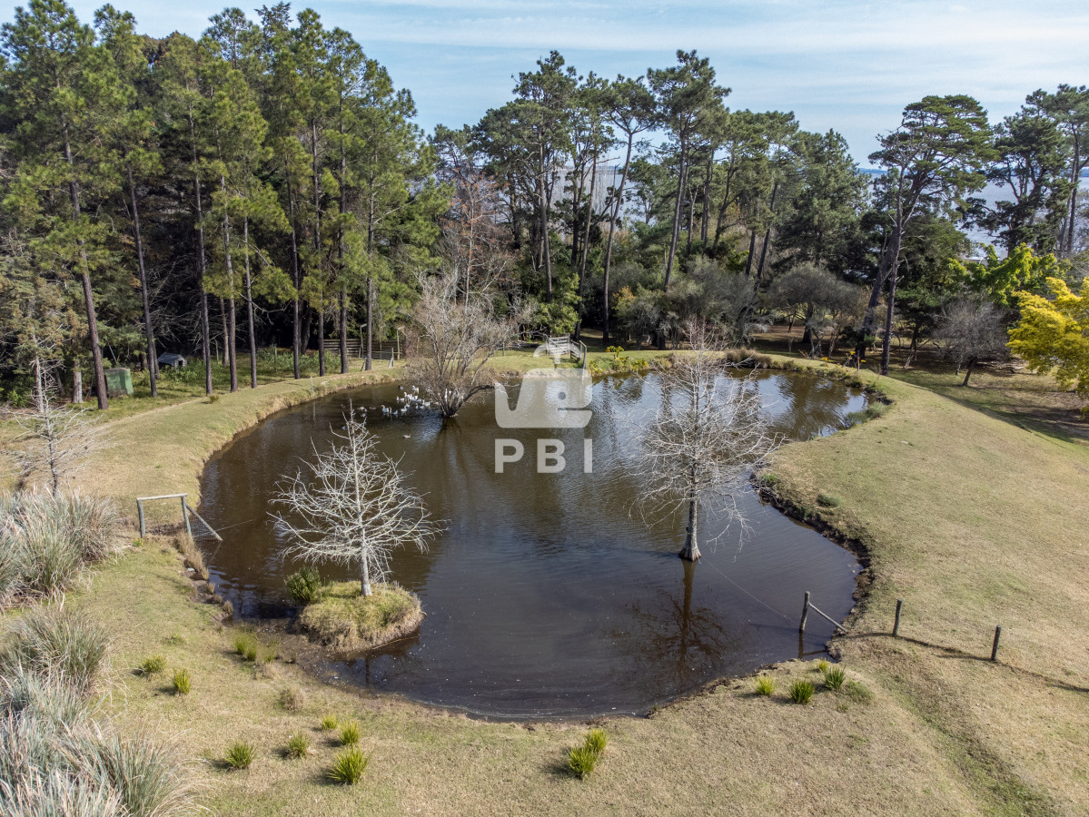 Q2hhY3JhIGNvbiBjYXNhIGEgbGEgdmVudGEgZW4gTGFndW5hIFNhdWNlICAtIFJlZiA6IFBCSTE1MTUz