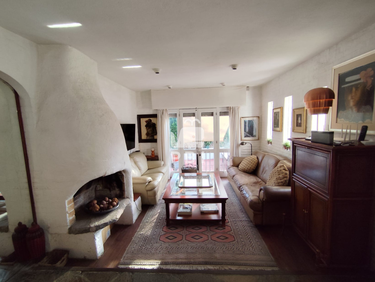 Q2FzYSBkZSAzIGRvcm1pdG9yaW9zIGVuIFJpbmNvbmFkYSwgUHVudGEgQmFsbGVuYSAtIFJlZiA6IFBCSTE0MTMy