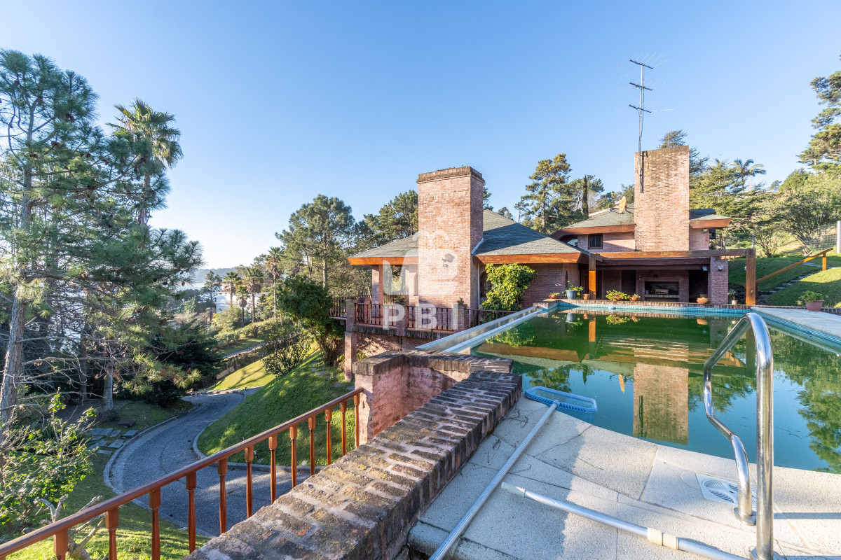 Q2FzYSBkZSA0IGRvcm1pdG9yaW9zIGVuIExvbW8gZGUgbGEgQmFsbGVuYSAgLSBSZWYgOiBQQkkxNTE0Mg==