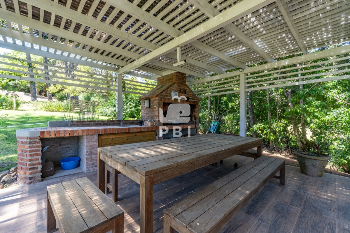 Q2FzYSBkZSAzIGRvcm1pdG9yaW9zIGVuIExhcyBDdW1icmVzLCBQdW50YSBCYWxsZW5hIC0gUmVmIDogUEJJMTMwNDQ=