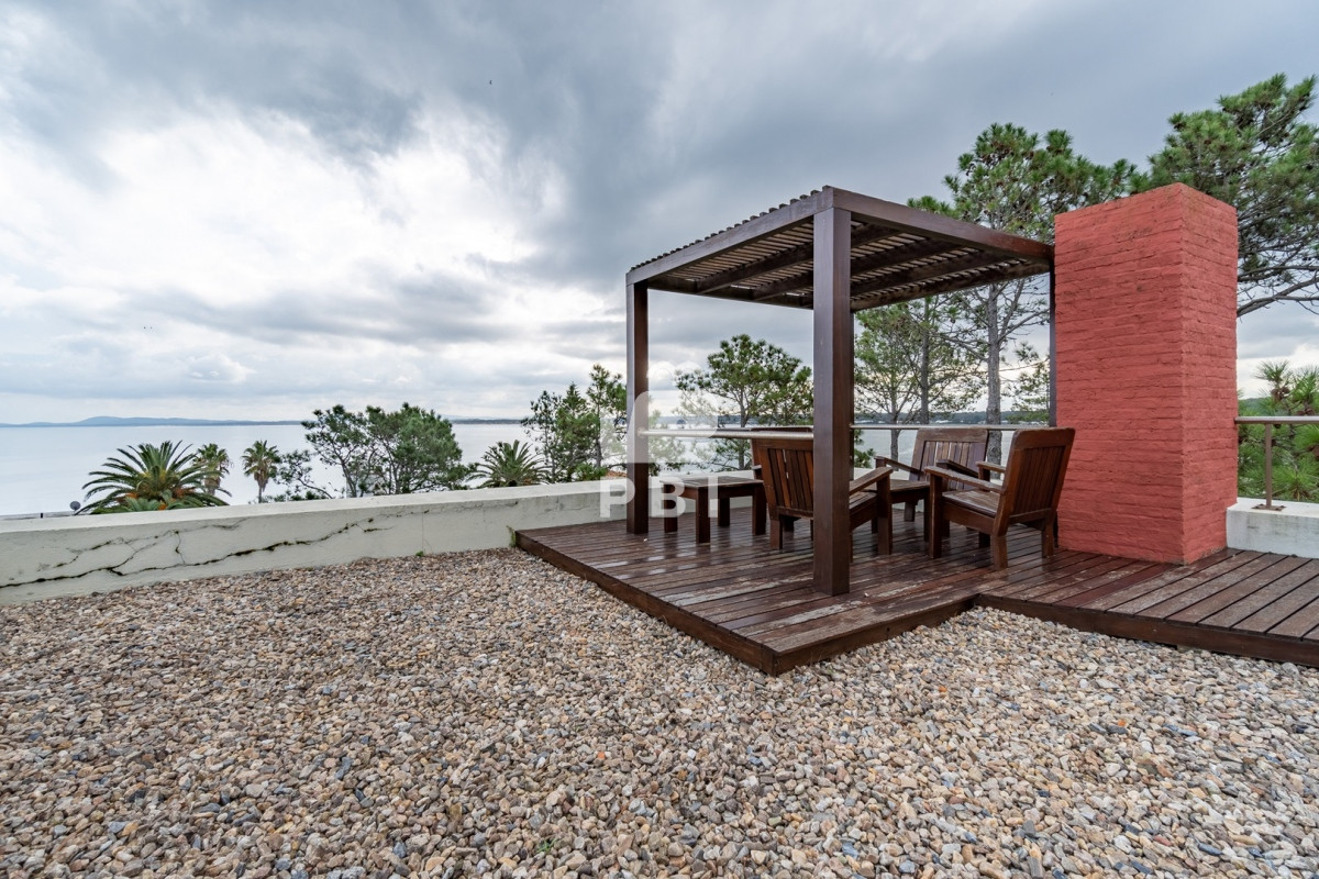 Q2FzYSBkZSA1IGRvcm1pdG9yaW9zIGVuIExvbW8gZGUgbGEgQmFsbGVuYSwgUHVudGEgQmFsbGVuYSAtIFJlZiA6IFBCSTEyNDc5