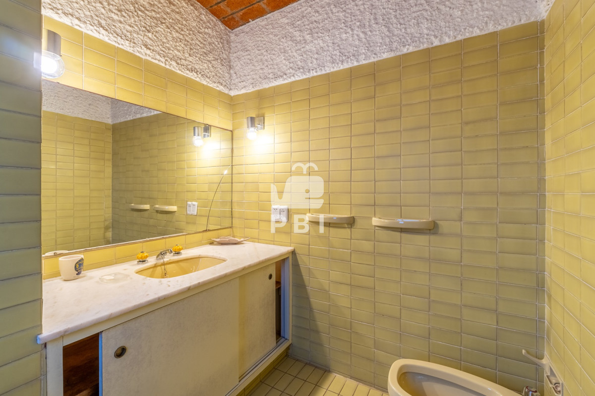 SW52ZXJ0w60gZW4gQ2FsaWRhZDogUHJvcGllZGFkIGRlIDQgRG9ybWl0b3Jpb3MgZW4gUHVudGEgZGVsIEVzdGUgLSBSZWYgOiBQQkkxMzgzOA==