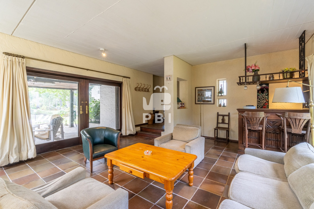 Q2FzYSBkZSAzIGRvcm1pdG9yaW9zIGVuIFNvbGFuYSwgUHVudGEgQmFsbGVuYSAtIFJlZiA6IFBCSTE0MTI4