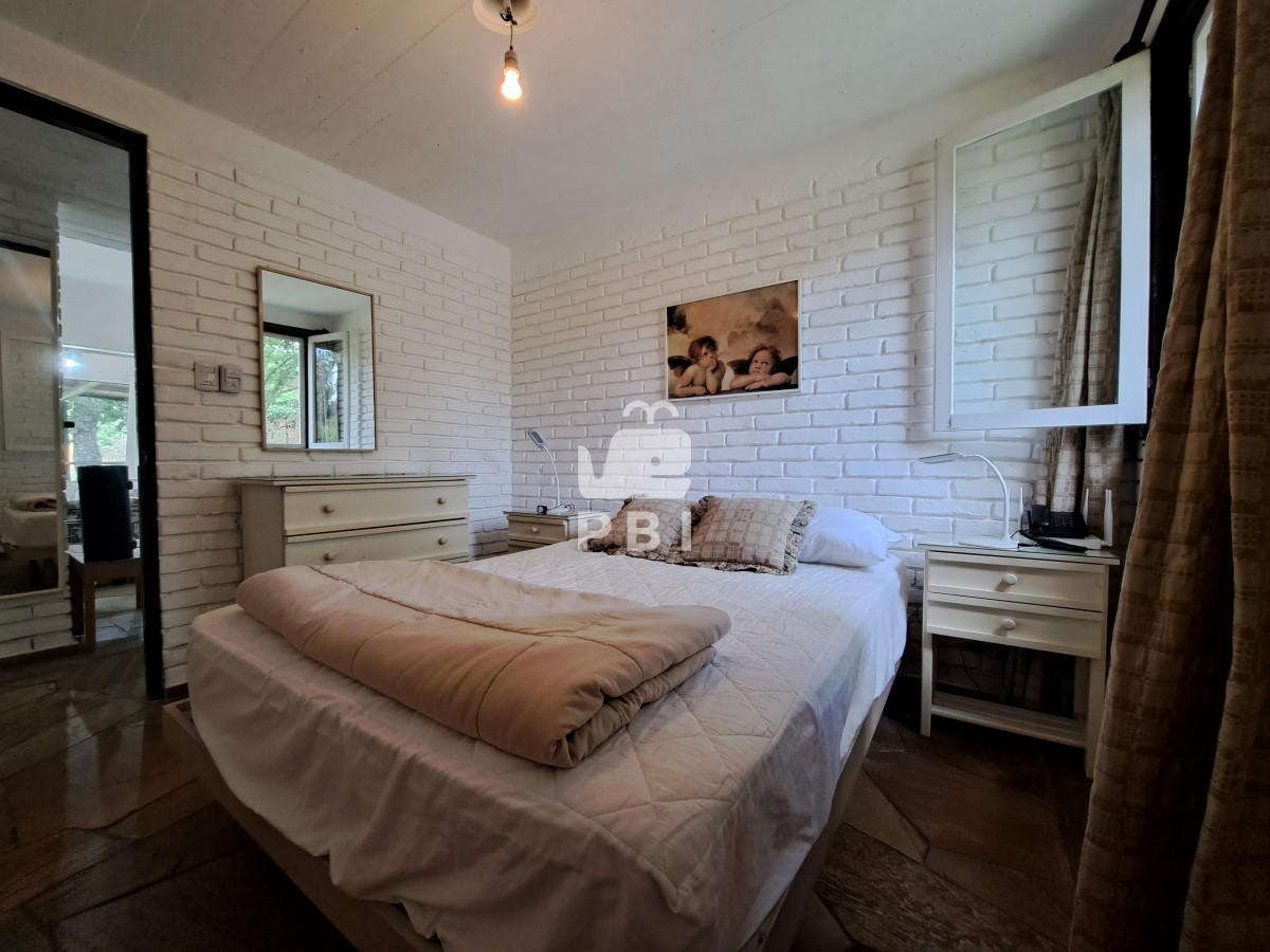 Q2FzYSA0IERPUk1JVE9SSU9TIGVuIENhbWlubyBMdXNzaWNoLCBQdW50YSBCYWxsZW5hIC0gUmVmIDogUEJJMTMxODE=