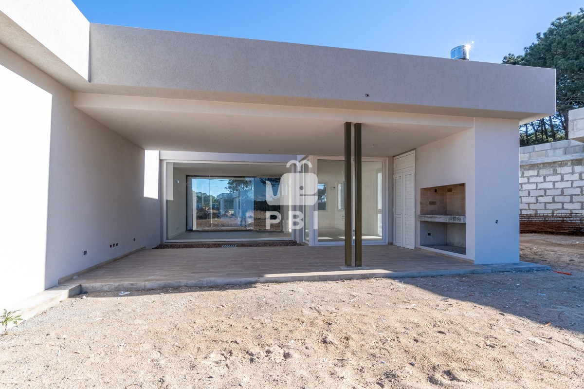 VmVudGEgZGUgY2FzYSBlbiBCYXJyaW8gUHJpdmFkbyBDbHViIGRlbCBMYWdvLCBQdW50YSBiYWxsZW5hLiAtIFJlZiA6IFBCSTEzOTg0