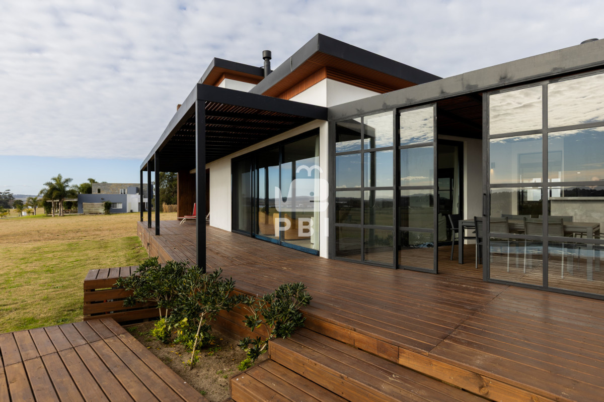 Q2FzYSBlbiB2ZW50YSBlbiBMYWd1bmEgZGUgbG9zIENpc25lcywgUHVudGEgQmFsbGVuYS4gLSBSZWYgOiBQQkkxNTQ3Mg==