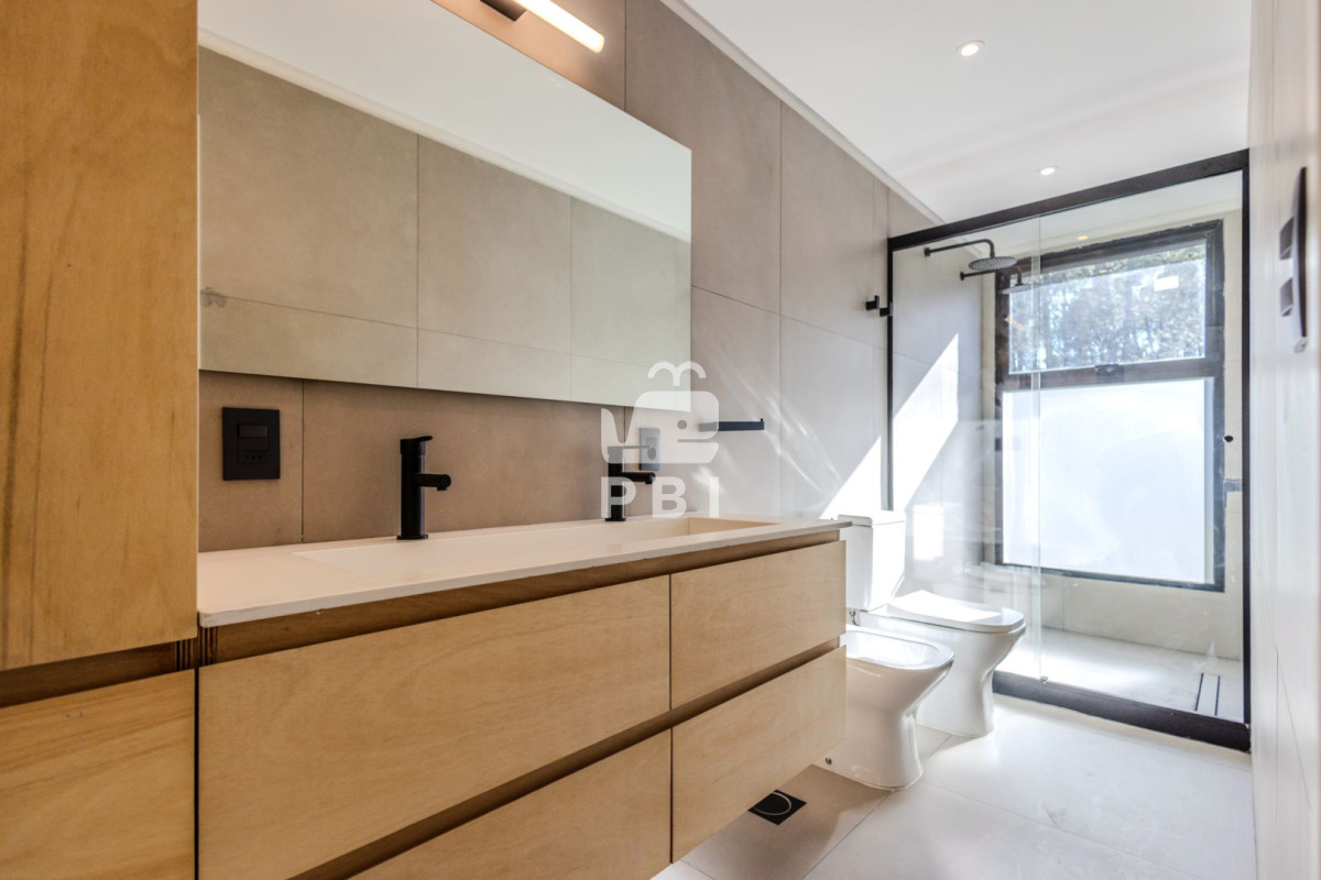 Q2FzYSAzIERPUk1JVE9SSU9TIGVuIENsdWIgZGVsIExhZ28sIFB1bnRhIEJhbGxlbmEgLSBSZWYgOiBQQkkyNjU0