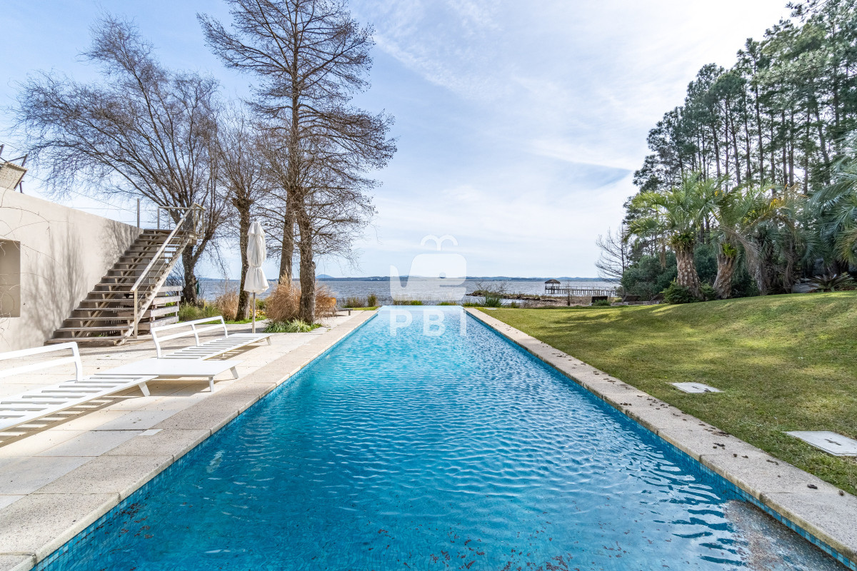 Q2hhY3JhIGNvbiBjYXNhIGEgbGEgdmVudGEgZW4gTGFndW5hIFNhdWNlICAtIFJlZiA6IFBCSTE1MTUz