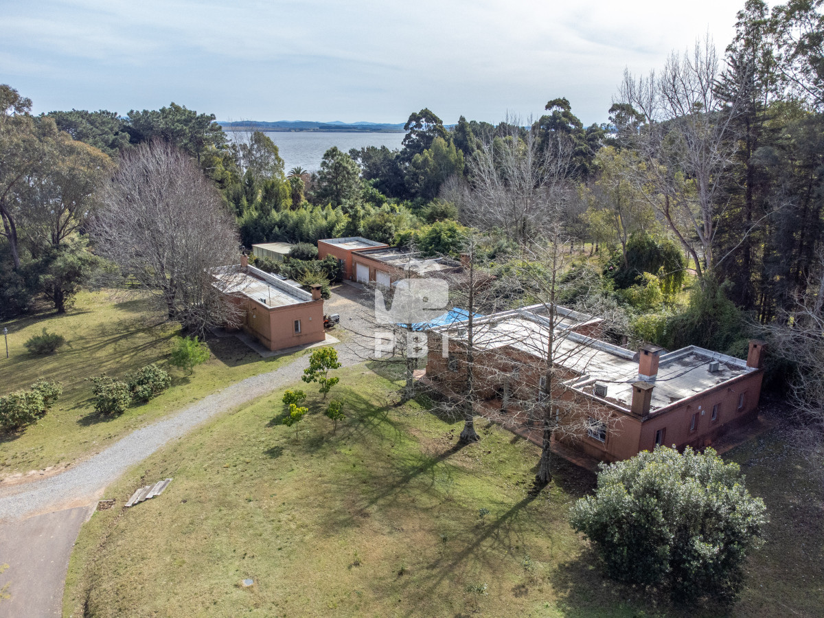 Q2hhY3JhIGNvbiBjYXNhIGEgbGEgdmVudGEgZW4gTGFndW5hIFNhdWNlICAtIFJlZiA6IFBCSTE1MTUz