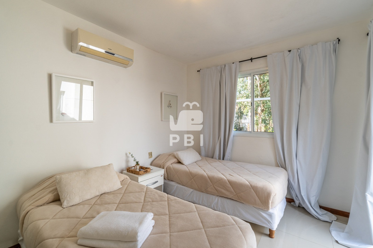 Q2FzYSBlbiB2ZW50YSwgNCBkb3JtaXRvcmlvcywgU29sYW5hcyBDb3VudHJ5IC0gUmVmIDogUEJJMTUxNjU=