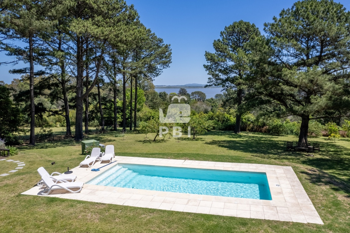 Q2FzYSBkZSAzIGRvcm1pdG9yaW9zIGVuIExhcyBDdW1icmVzLCBQdW50YSBCYWxsZW5hIC0gUmVmIDogUEJJMTMwNDQ=