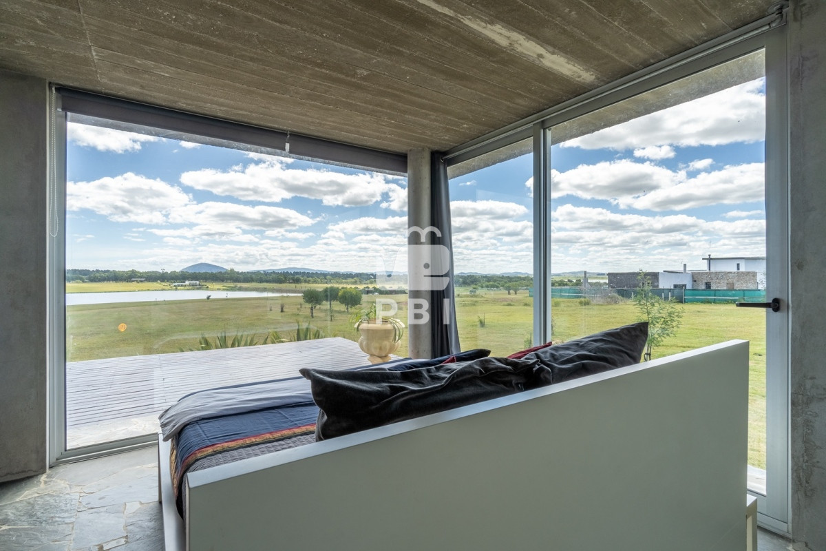 VmVudGEgQ2FzYSBkZSAyIGRvcm1pdG9yaW9zIGVuIExhZ3VuYSBkZSBsb3MgQ2lzbmVzIC0gUHVudGEgQmFsbGVuYSAtIFJlZiA6IFBCSTEzNDgz