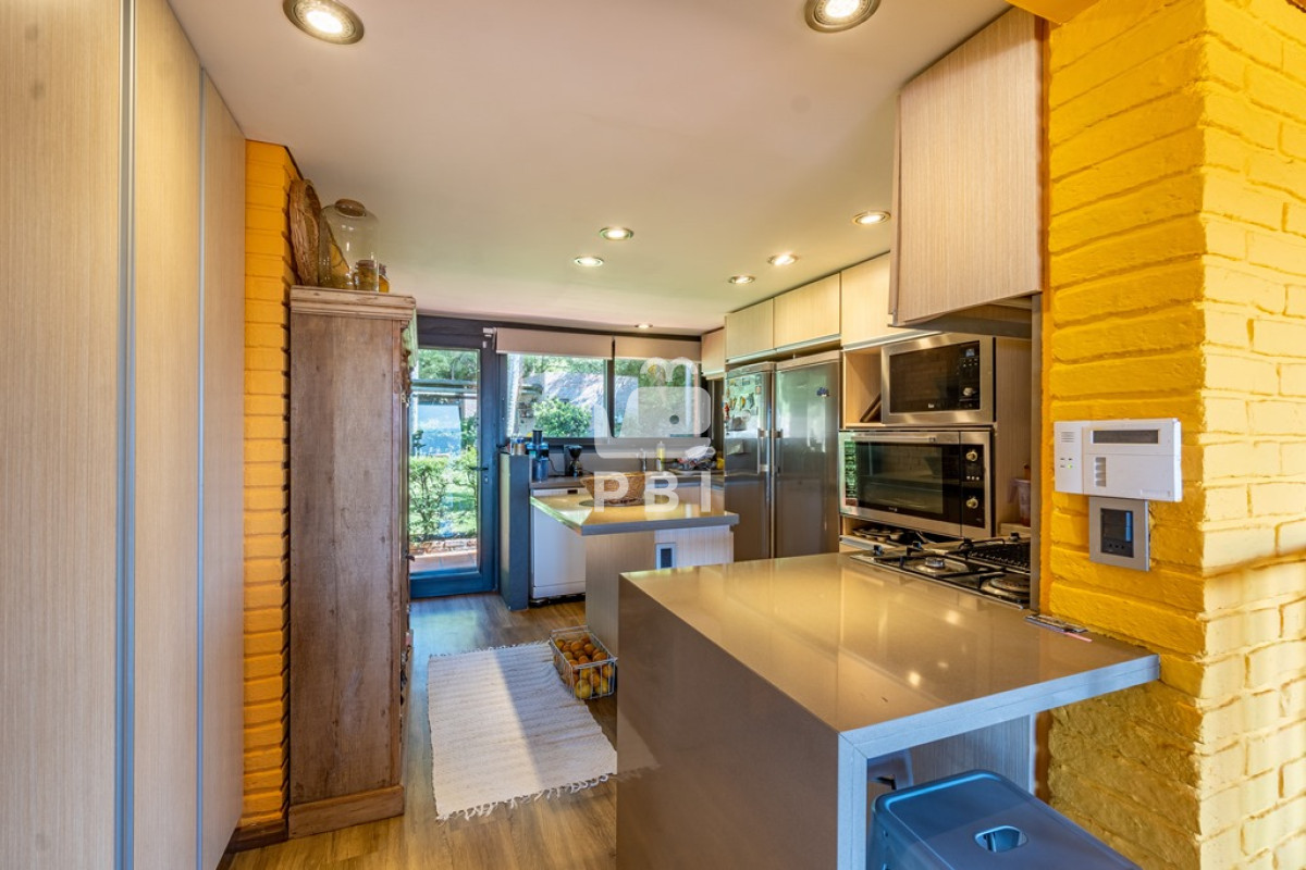 Q2FzYSA0IERPUk1JVE9SSU9TIGVuIExhZ3VuYSBkZWwgU2F1Y2UgLCBQdW50YSBCYWxsZW5hIC0gUmVmIDogUEJJMjQ1NA==